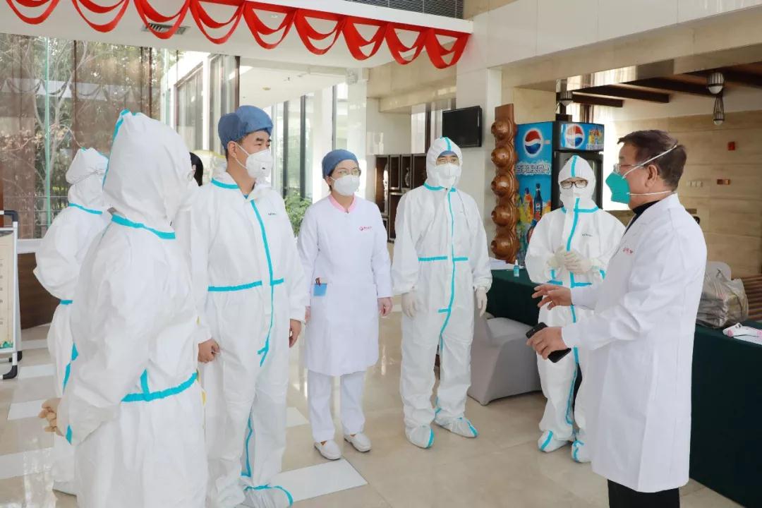 到留觀點(diǎn)去！8名醫(yī)護(hù)人員主動(dòng)請(qǐng)纓到防疫一線