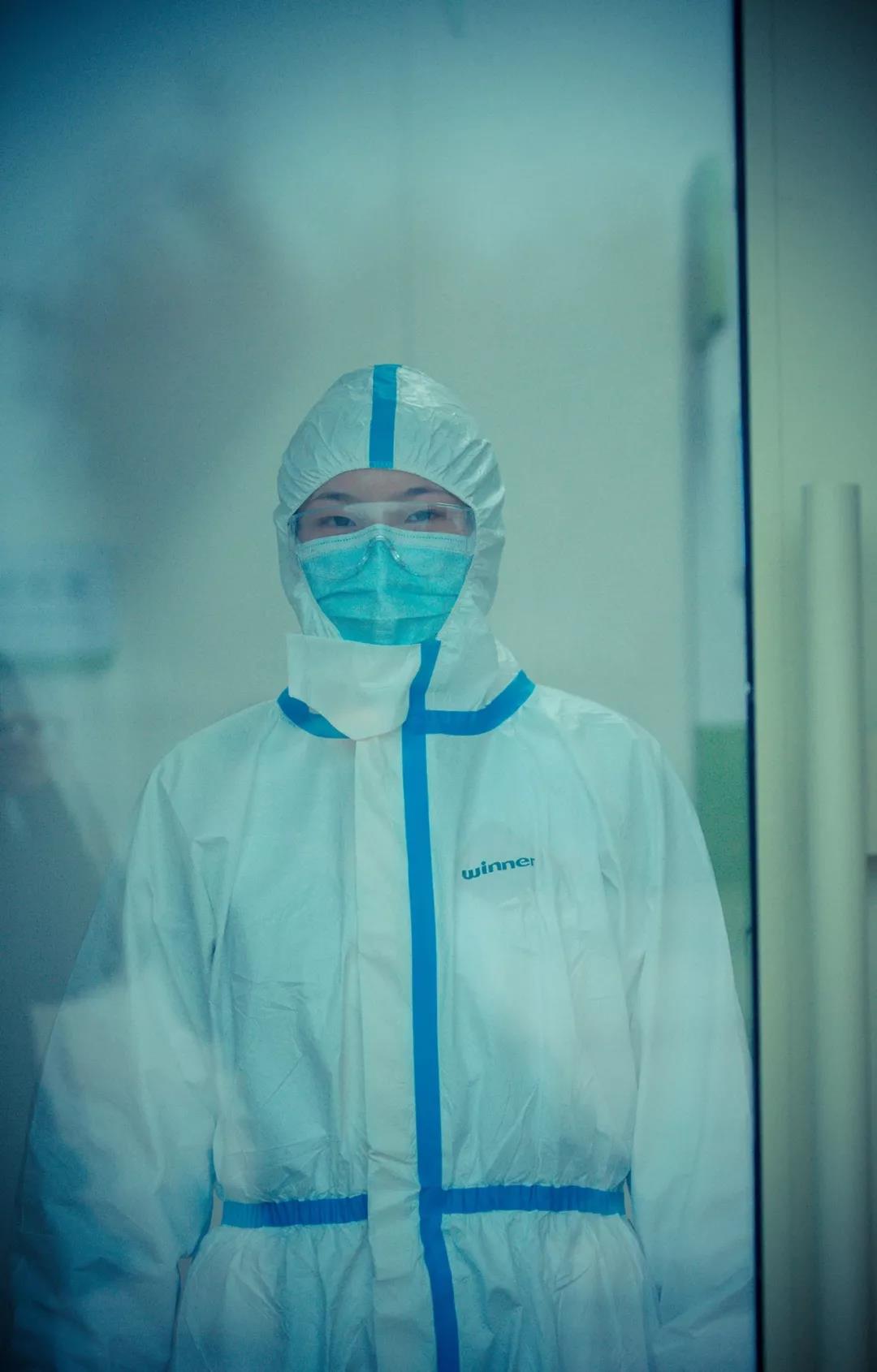 中新社陜西-——“媽，不能和您一起過年，我報(bào)名去武漢！”