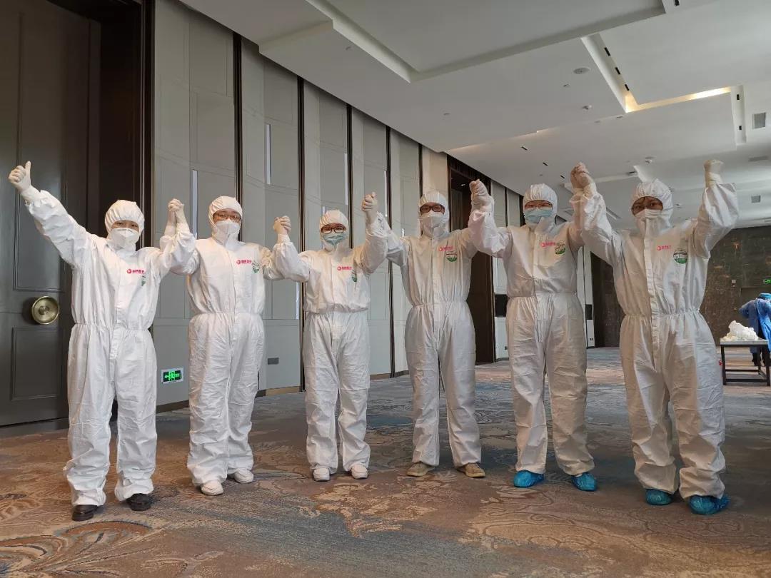 致敬最美的白衣天使！女護(hù)士剪去長發(fā)投入戰(zhàn)“疫”