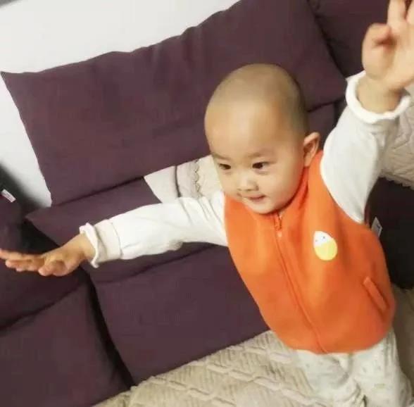 【戰(zhàn)“疫”日記】媽媽，請(qǐng)抱抱我！