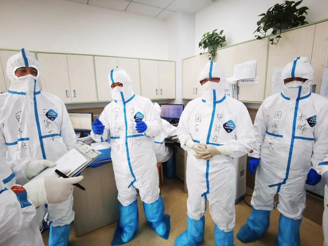 【戰(zhàn)“疫”人物】白衣當(dāng)鎧甲，抗“疫”是打仗——記西安國際醫(yī)學(xué)中心醫(yī)院赴湖北醫(yī)療隊(duì)專家王飆落