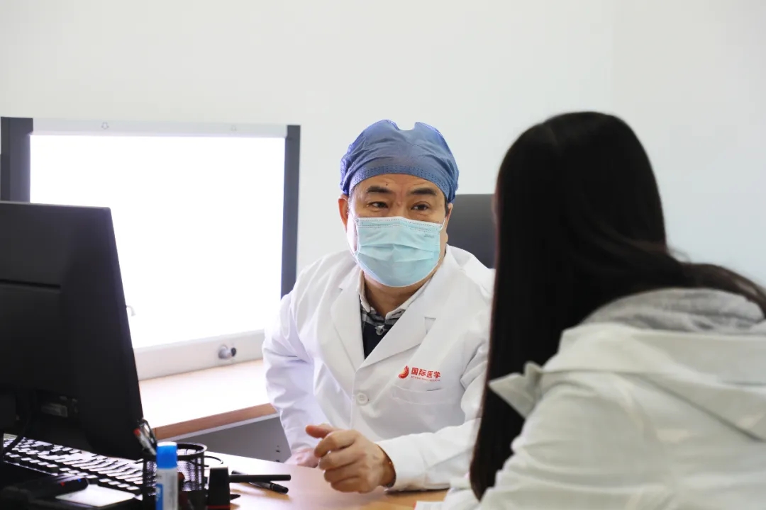 戰(zhàn)疫是英雄 救治是楷模——西安國際醫(yī)學(xué)中心醫(yī)院支援湖北醫(yī)療隊隊員返崗工作干勁十足