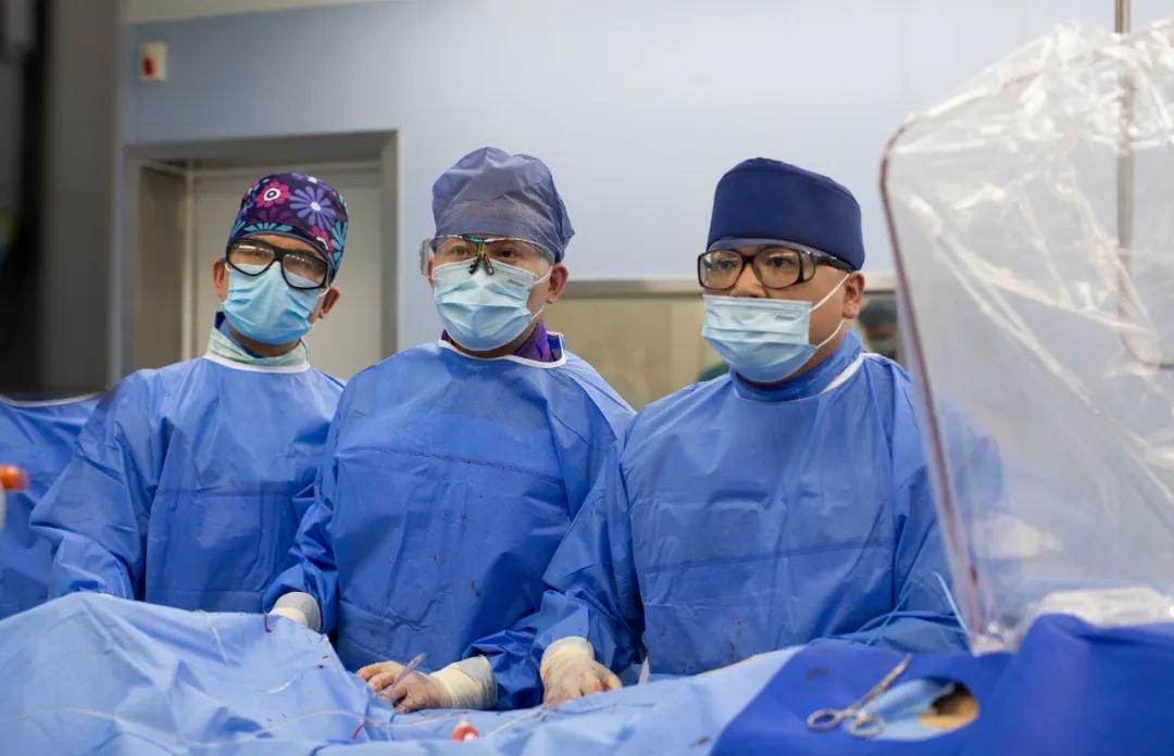 完美！僅5毫米手術(shù)傷口，解決七旬老人主動脈夾層及多年“房顫”帶來的腦卒中煩惱！