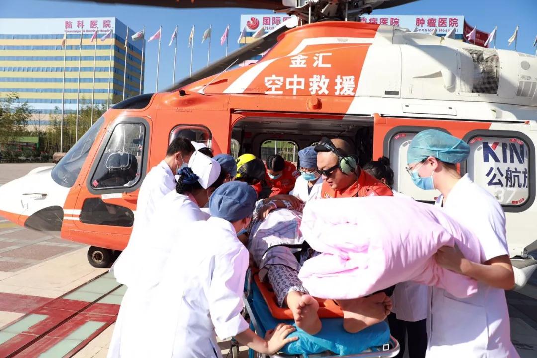 陜西網(wǎng)—生命續(xù)航，分秒必爭！  西安國際醫(yī)學中心醫(yī)院緊急救助一名跨省“飛”來的重癥患者