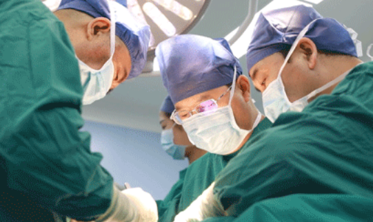 華商云健康—世界首例！我院骨科完成高難度、高科技3D打印可動(dòng)人工頸椎-椎間盤(pán)復(fù)合體植入術(shù)