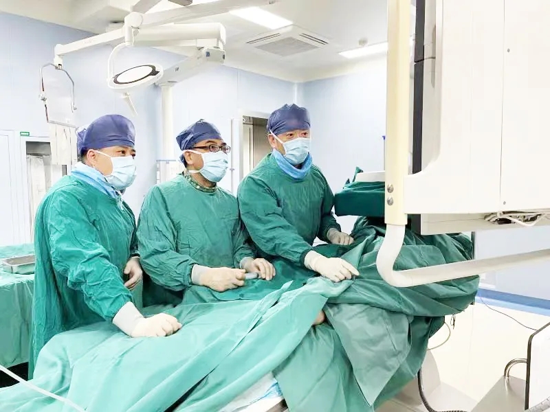 胸悶、腹脹、乏力……患者突發(fā)布加綜合征 介入治療把命救