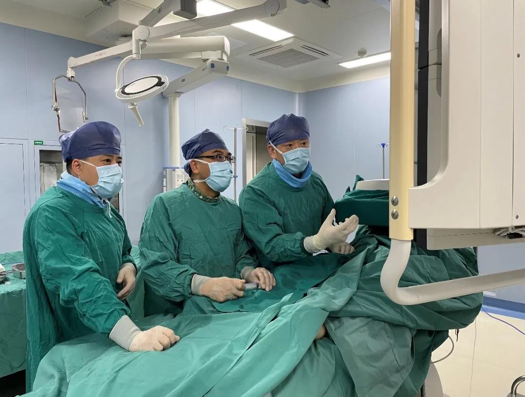 腹壁出現(xiàn)“蚯蚓狀”血管，布加綜合征惹的禍！