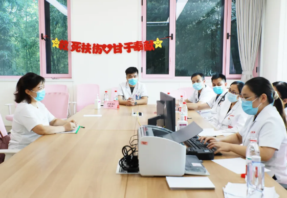 不掛號(hào)，解決多個(gè)問題，多學(xué)科MDT聯(lián)合門診讓更年期女性少跑腿，更安心！