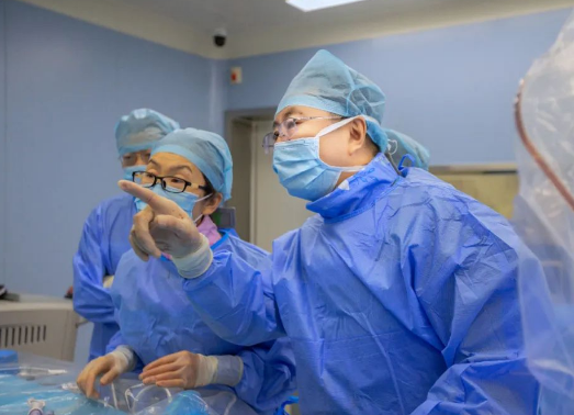 67歲的他輾轉(zhuǎn)大半個中國，就為打通“心門”