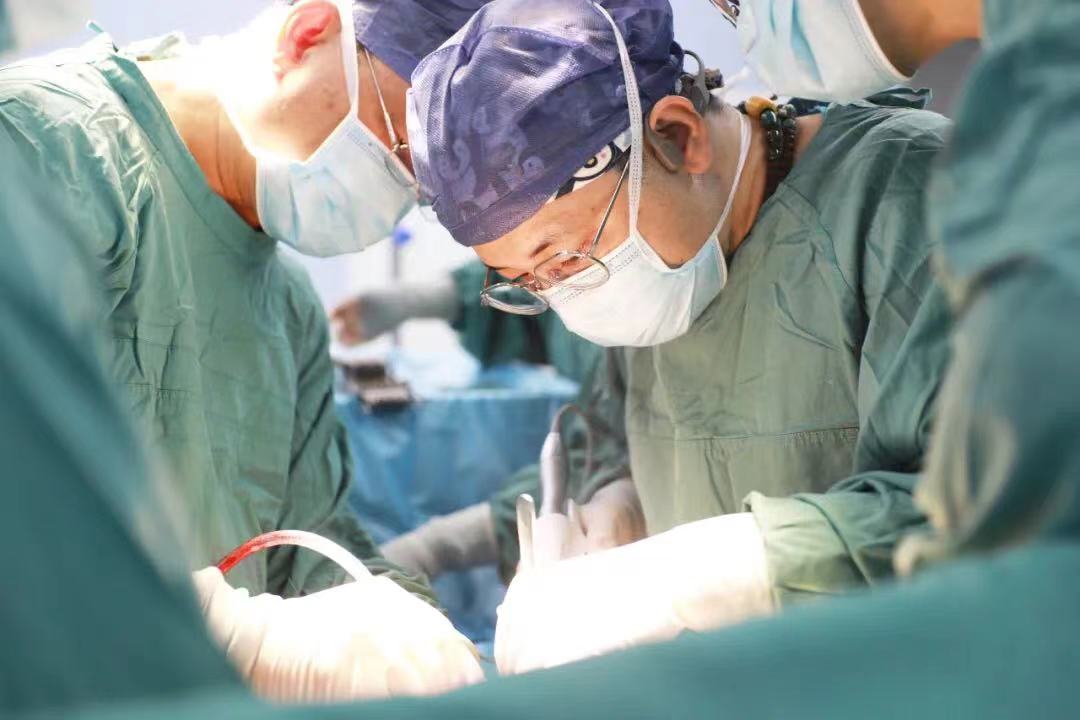 “小小”痔瘡突然發(fā)難，壯年小伙兒直呼救命！