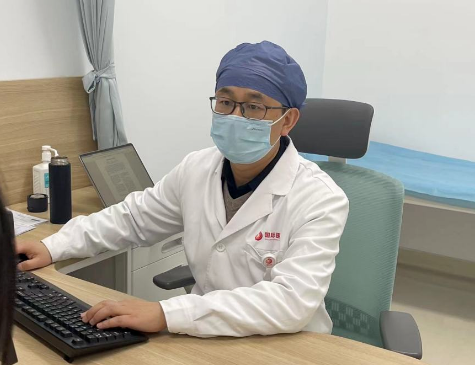 愿胡某宇悲劇不再上演！我院開(kāi)設(shè)“厭學(xué)門(mén)診”撥打電話89811919咨詢(xún)