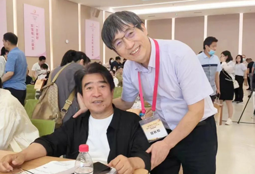 “醫(yī)”往情深15載！一位基層“輪椅”醫(yī)生和醫(yī)學(xué)大咖的故事