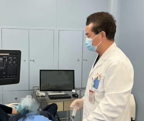 得了囊腫不用愁，一根銀針解煩憂