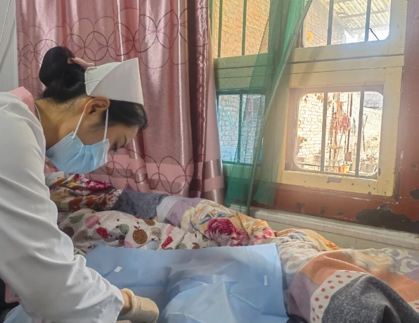 護(hù)理到家，愛不掉線—— “互聯(lián)網(wǎng)+護(hù)理上門”服務(wù)打造24小時(shí)溫馨守護(hù)！