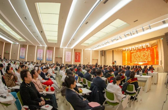 接續(xù)奮斗啟新篇！這場總結(jié)表彰大會奮進(jìn)感滿滿