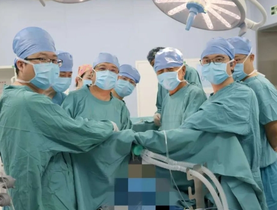 難度五顆星！不插管手術(shù)擊潰“封喉”腫瘤