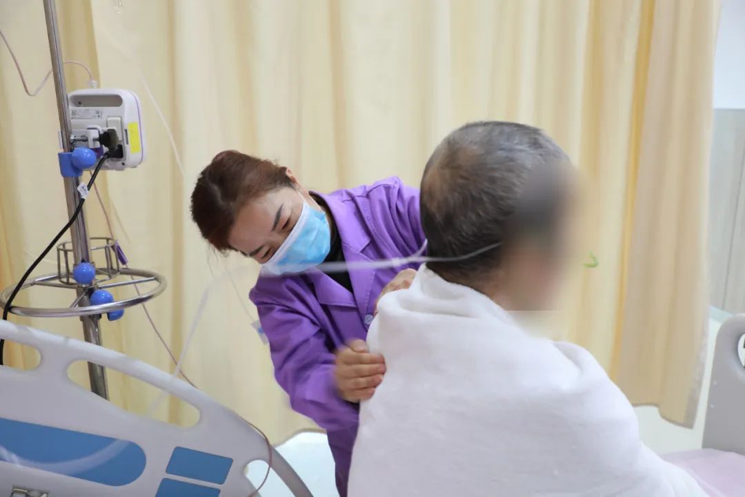 我院“無(wú)陪護(hù)”病房暖心啟用 讓患者安心、家屬放心